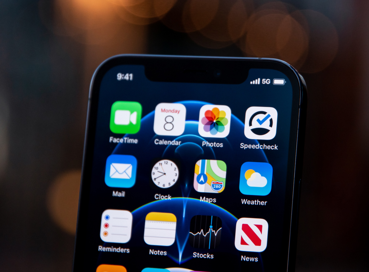 科尔沁苹果手机维修分享为什么 iPhone 12 在冬季会自动关机 